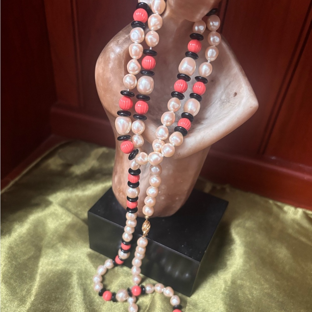 Vintage Genuine Beige Gemstone Beaded Necklace rare VTG necklace